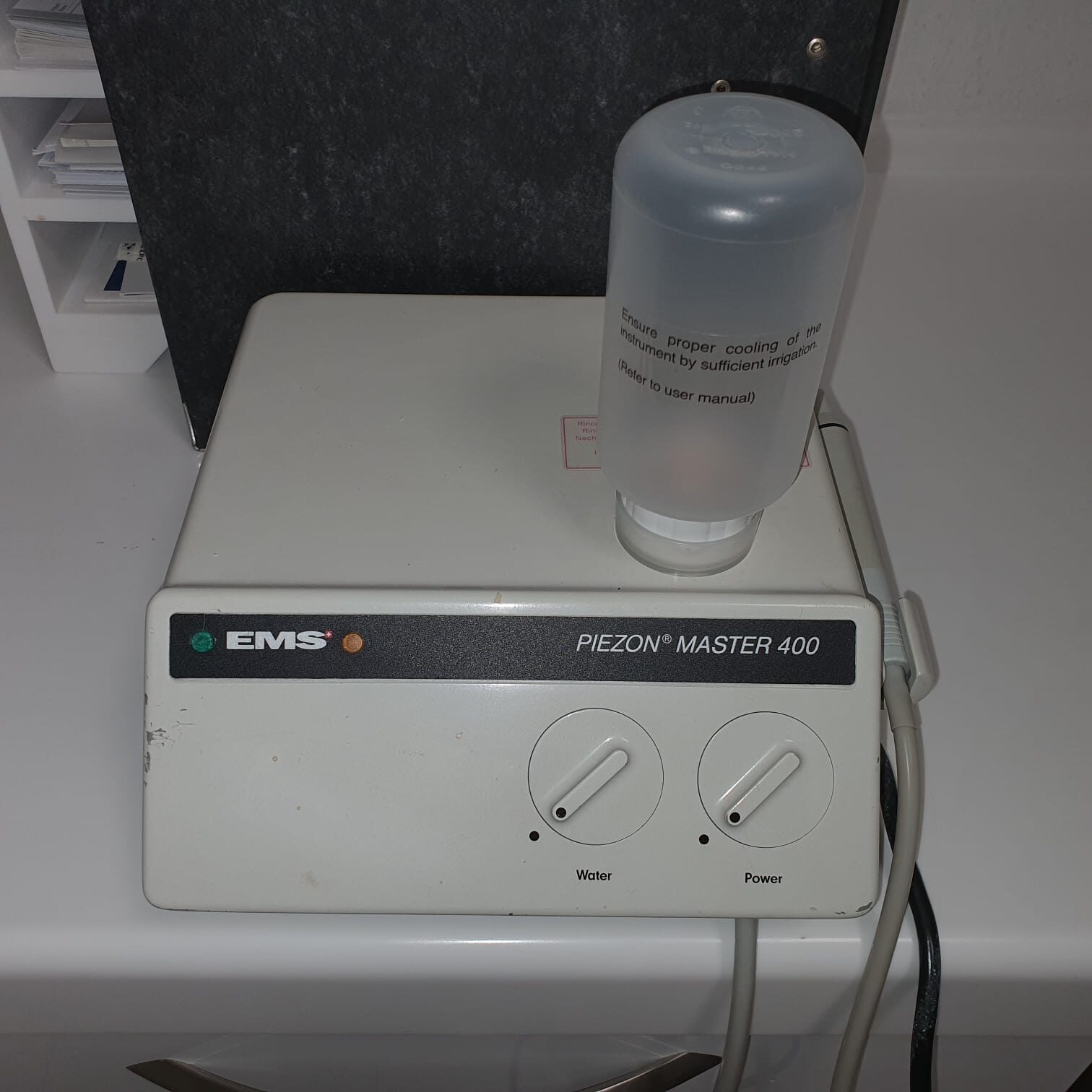 EMS Piezon Master 400 Zahnsteinentfernung ZEG Prophylaxe mit Handstück | 324062 EMS Piezon Master 400 Zahnsteinentfernung ZEG Prophylaxe mit Handstück | 324062