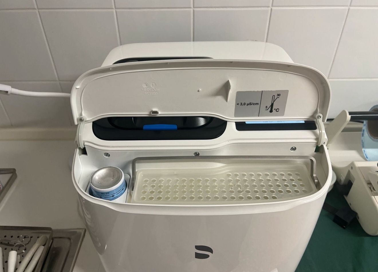 Dentsply Sirona DAC Universal Bj.2020 Kombi Pflegegerät Steri Dental reprocessing device | 323176 Dentsply Sirona DAC Universal Bj.2020 Kombi Pflegegerät Steri Dental reprocessing device | 323176