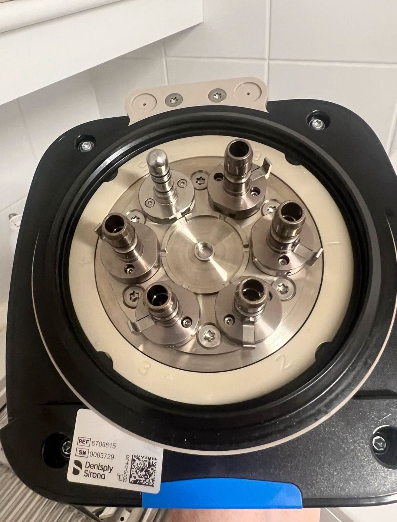 Dentsply Sirona DAC Universal Bj.2020 Kombi Pflegegerät Steri Dental reprocessing device | 323178 Dentsply Sirona DAC Universal Bj.2020 Kombi Pflegegerät Steri Dental reprocessing device | 323178
