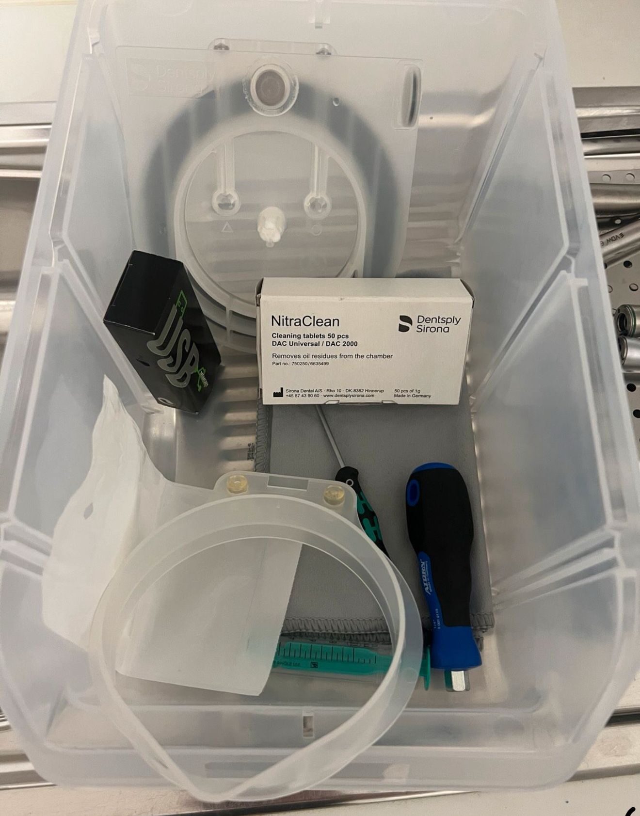 Dentsply Sirona DAC Universal Bj.2020 Kombi Pflegegerät Steri Dental reprocessing device | 323179 Dentsply Sirona DAC Universal Bj.2020 Kombi Pflegegerät Steri Dental reprocessing device | 323179