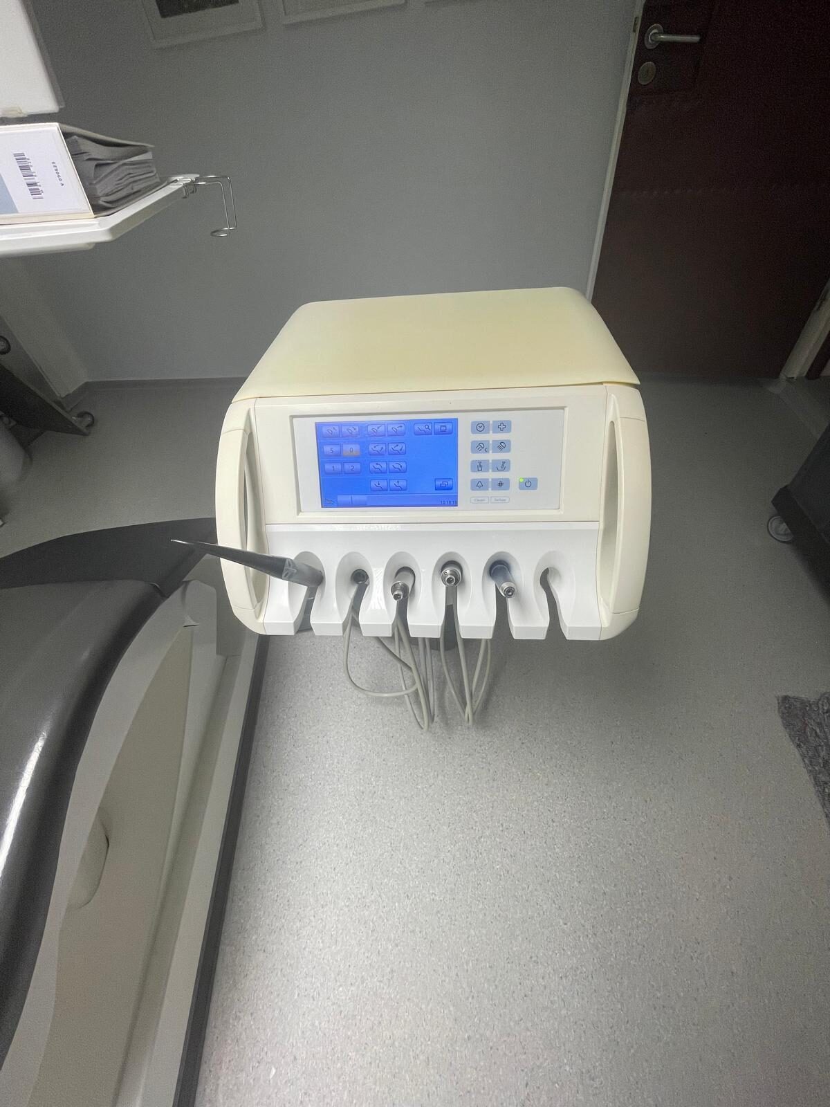 Sirona Teneo Behandlungseinheit Trockenabsaugung | 323195 Sirona Teneo Behandlungseinheit Trockenabsaugung | 323195