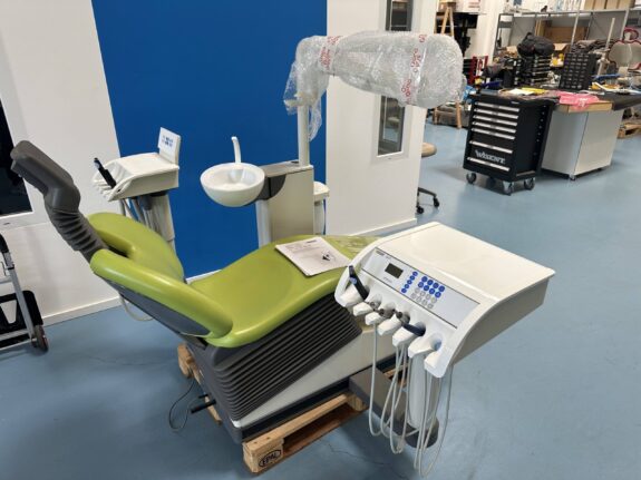 Sirona M1+ Behandlungseinheit dental mit LED View OP-Leuchte | 322812