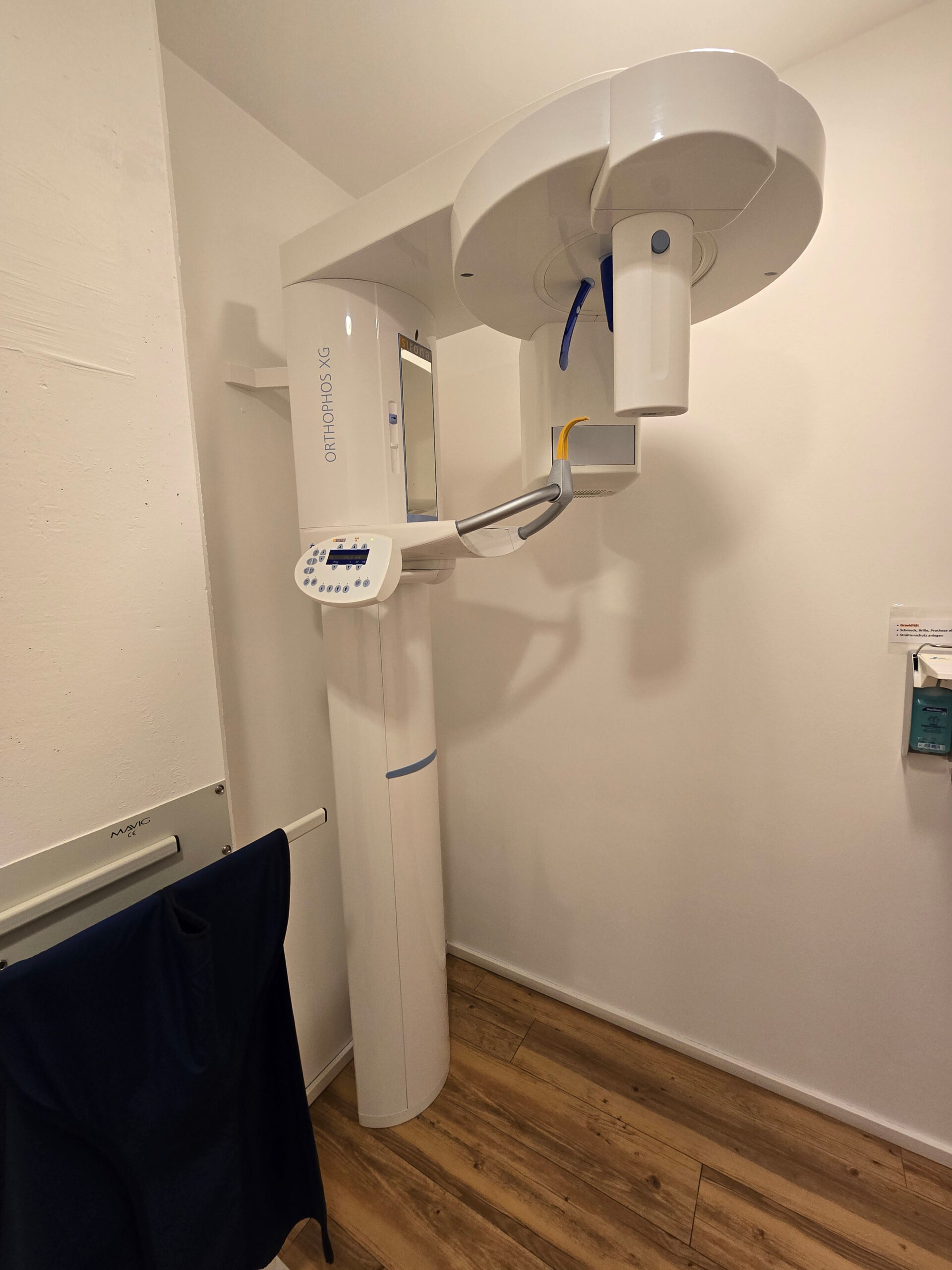 Sirona XG 2D Röntgengerät (Baujahr 2012) | 324477 Sirona XG 2D Röntgengerät (Baujahr 2012) | 324477