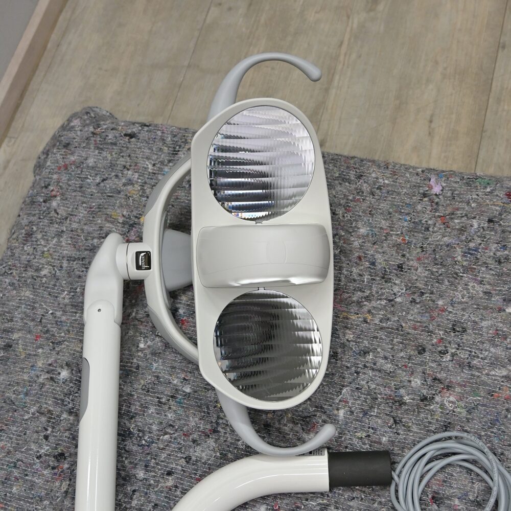 Faro MAIA LED OP Behandlungsleuchte mit Ultradent Label | 324668 Faro MAIA LED OP Behandlungsleuchte mit Ultradent Label | 324668
