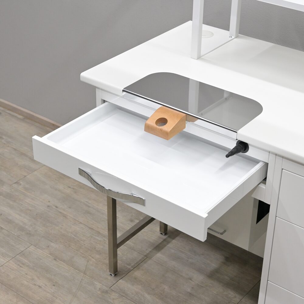 Astra Bench Dental Labortisch mit Beleuchtung & Absaugung , Ausstellungsstück | 325227 Astra Bench Dental Labortisch mit Beleuchtung & Absaugung , Ausstellungsstück | 325227