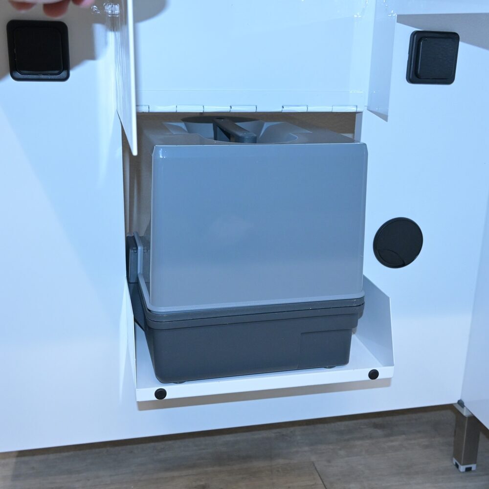 Astra Bench Dental Labortisch mit Beleuchtung & Absaugung , Ausstellungsstück | 325232 Astra Bench Dental Labortisch mit Beleuchtung & Absaugung , Ausstellungsstück | 325232