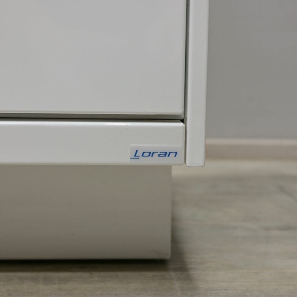 Loran 4,5er Behandlungszeile / Schrankzeile, Verkehrsweiß, Stahl, gebraucht | 324850 Loran 4,5er Behandlungszeile / Schrankzeile, Verkehrsweiß, Stahl, gebraucht | 324850