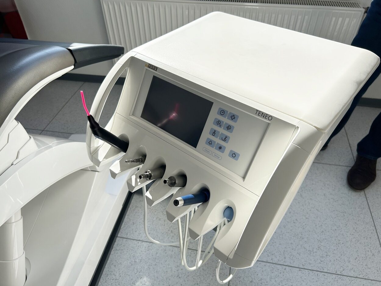Sirona TENEO Behandlungseinheit BJ 2015 Zahnarztstuhl | 324274 Sirona TENEO Behandlungseinheit BJ 2015 Zahnarztstuhl | 324274
