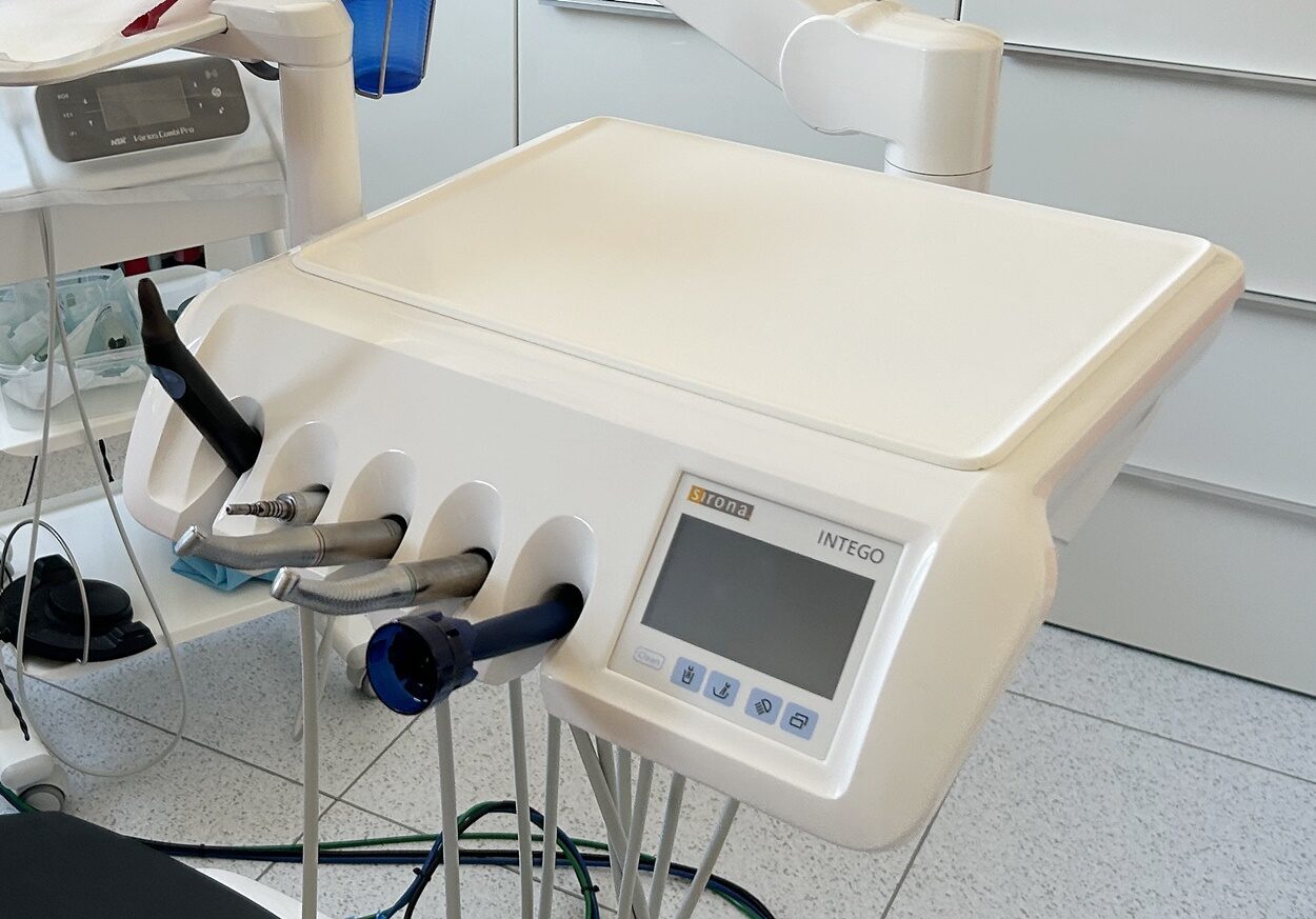 Sirona INTEGO Pro Behandlungseinheit BJ 2017 Zahnarztstuhl | 324269 Sirona INTEGO Pro Behandlungseinheit BJ 2017 Zahnarztstuhl | 324269