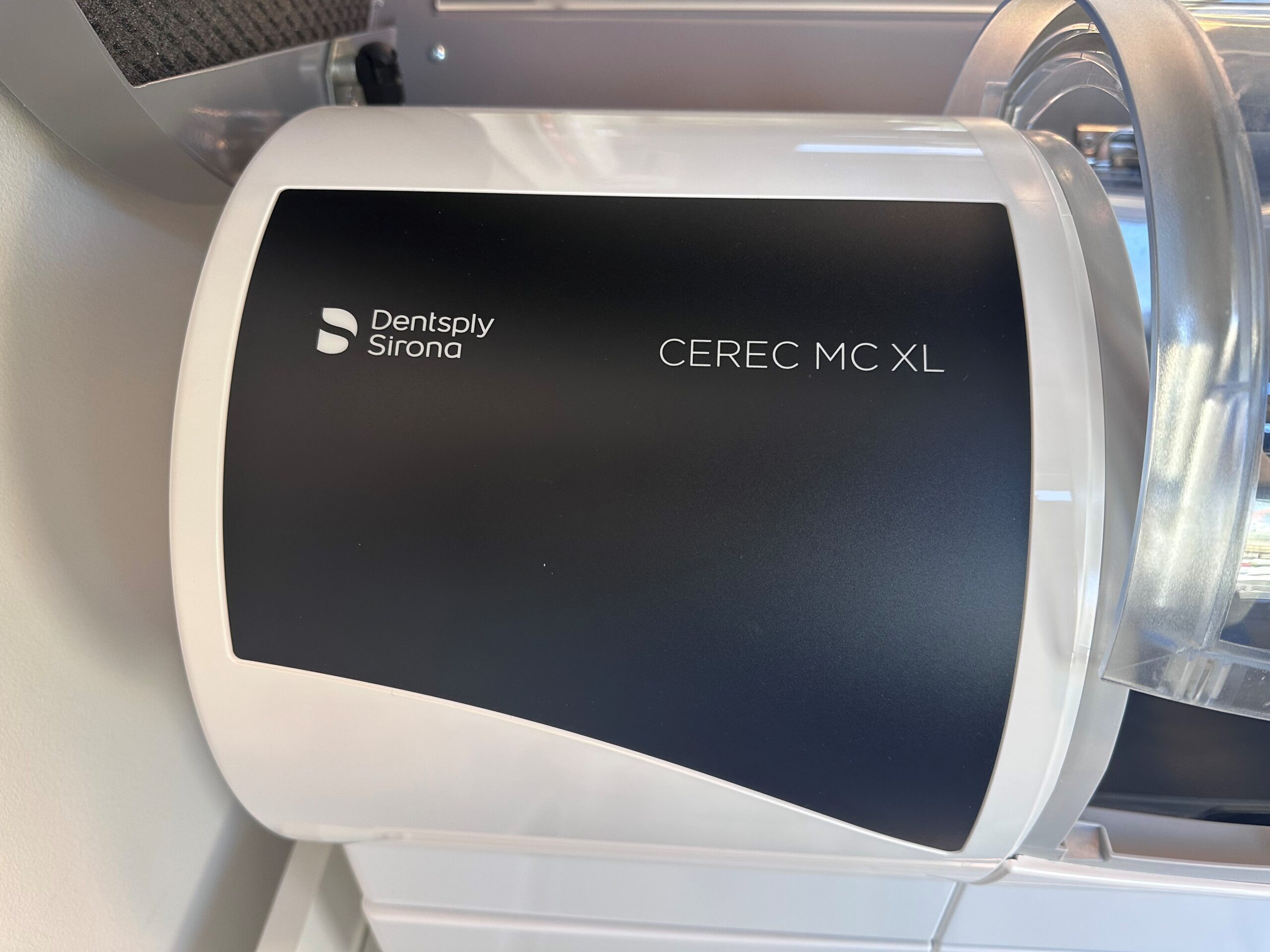 Dentsply Sirona Cerec MC XL Schleifeinheit inkl. Abasaugung und Cerec Station von Kappler MED+ORG | 324237 Dentsply Sirona Cerec MC XL Schleifeinheit inkl. Abasaugung und Cerec Station von Kappler MED+ORG | 324237