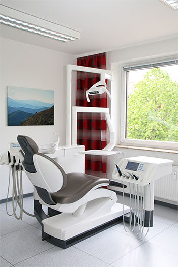 Sirona TENEO Behandlungseinheit BJ 2015 Zahnarztstuhl | 324275 Sirona TENEO Behandlungseinheit BJ 2015 Zahnarztstuhl | 324275
