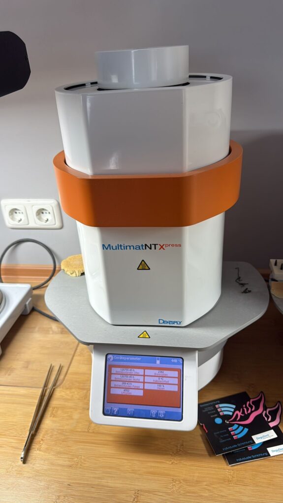 Dagu Dent Multimat NTX Press Keramikofen mit Pumpe, Zahntechnik DENTSPLY | 327953