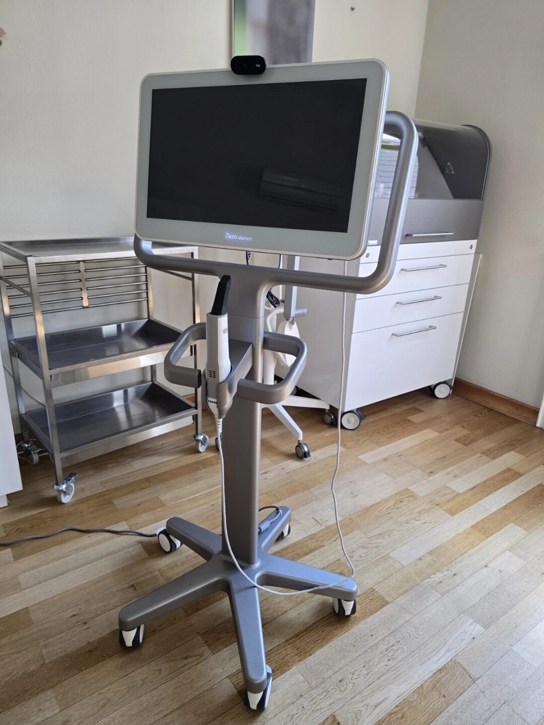 iTero Element 5D Scanner | 2021 | 5D Software | Aktiver Servicevertrag | 325901 iTero Element 5D Scanner | 2021 | 5D Software | Aktiver Servicevertrag | 325901