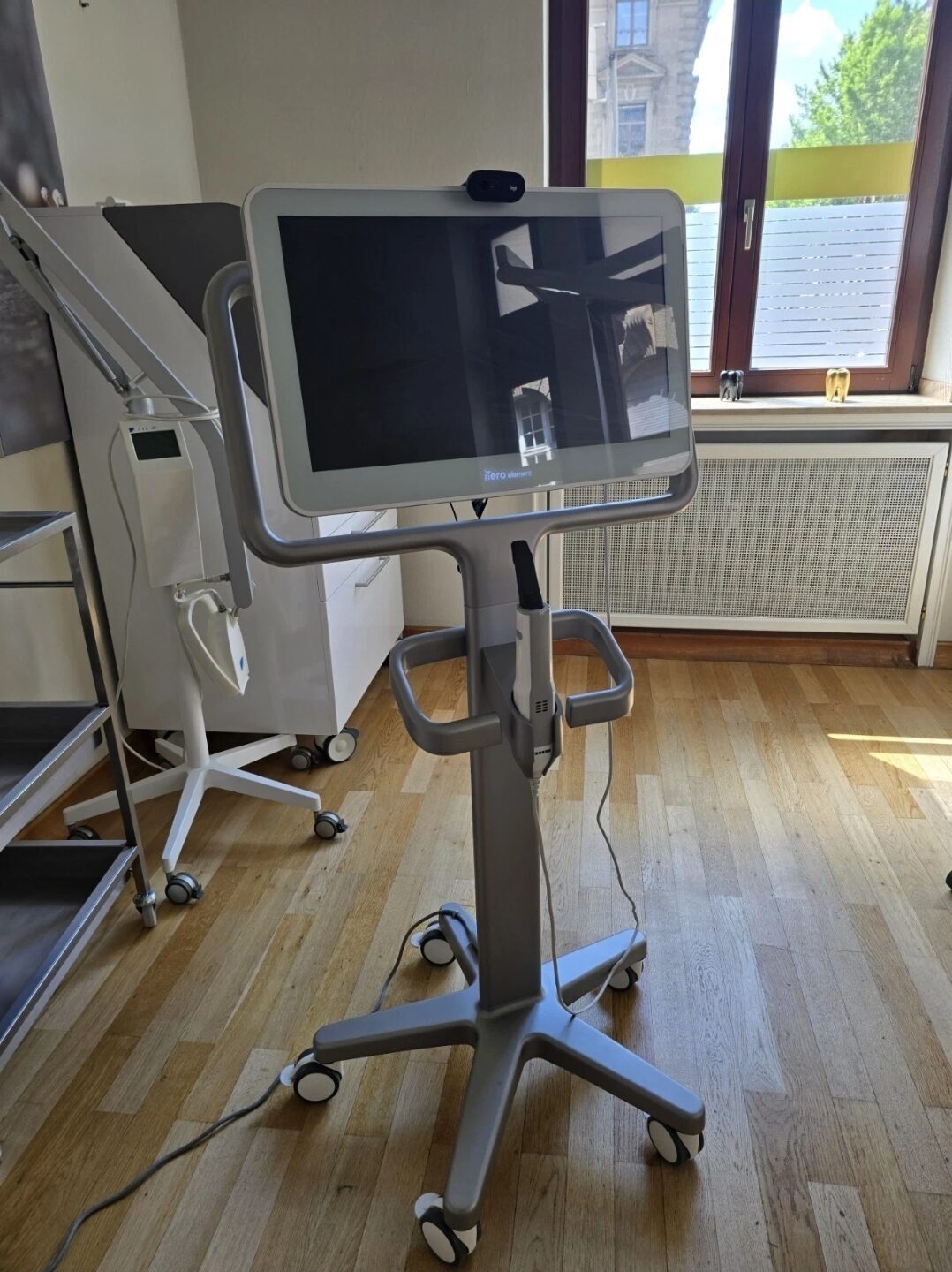 iTero Element 5D Scanner | 2021 | 5D Software | Aktiver Servicevertrag | 325897 iTero Element 5D Scanner | 2021 | 5D Software | Aktiver Servicevertrag | 325897