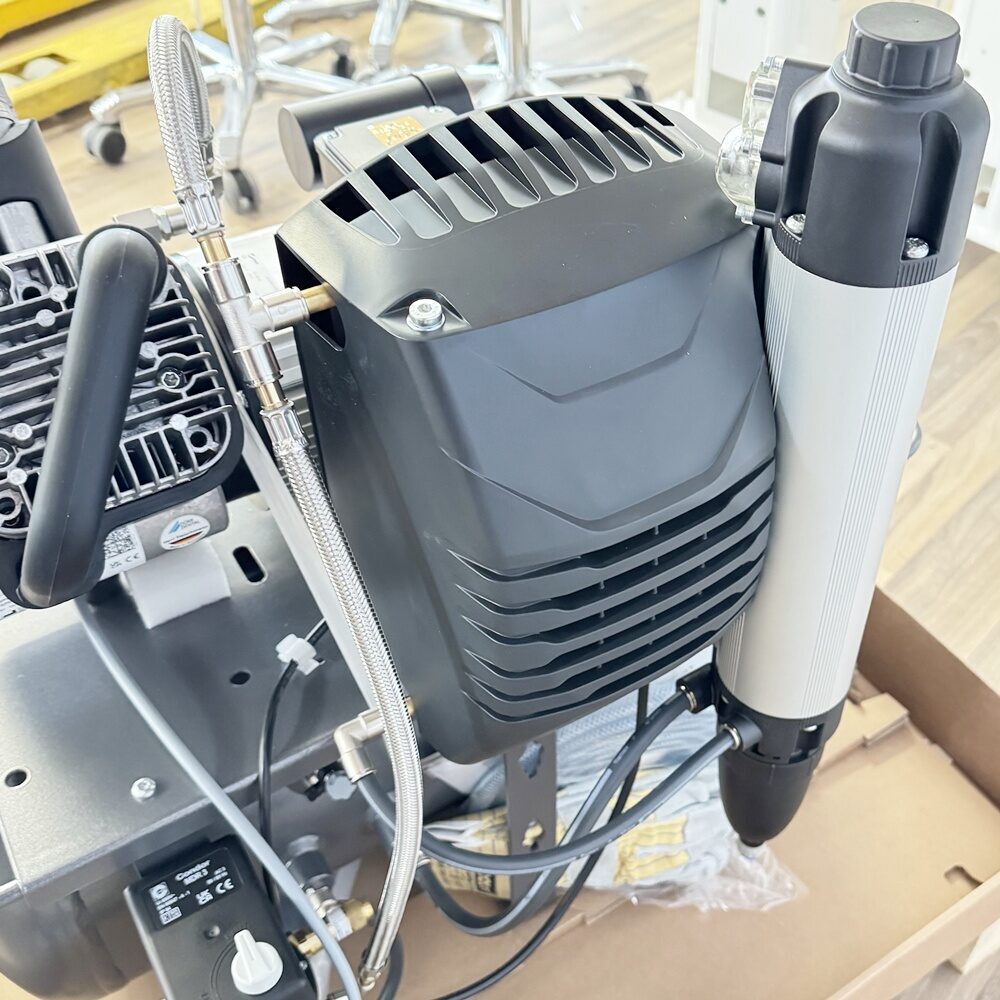 Dürr Dental Duo Kompressor 230V neuwertiger Aussteller | 326381 Dürr Dental Duo Kompressor 230V neuwertiger Aussteller | 326381