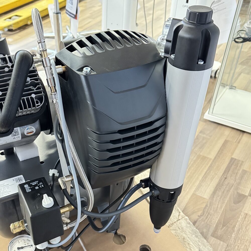 Dürr Dental Duo Kompressor 230V neuwertiger Aussteller | 326396 Dürr Dental Duo Kompressor 230V neuwertiger Aussteller | 326396