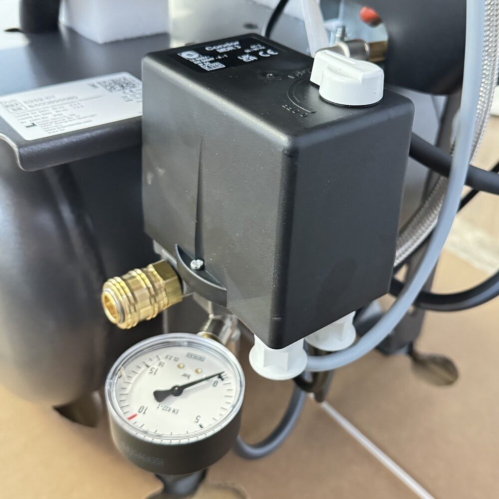Dürr Dental Duo Kompressor 230V neuwertiger Aussteller | 326397 Dürr Dental Duo Kompressor 230V neuwertiger Aussteller | 326397