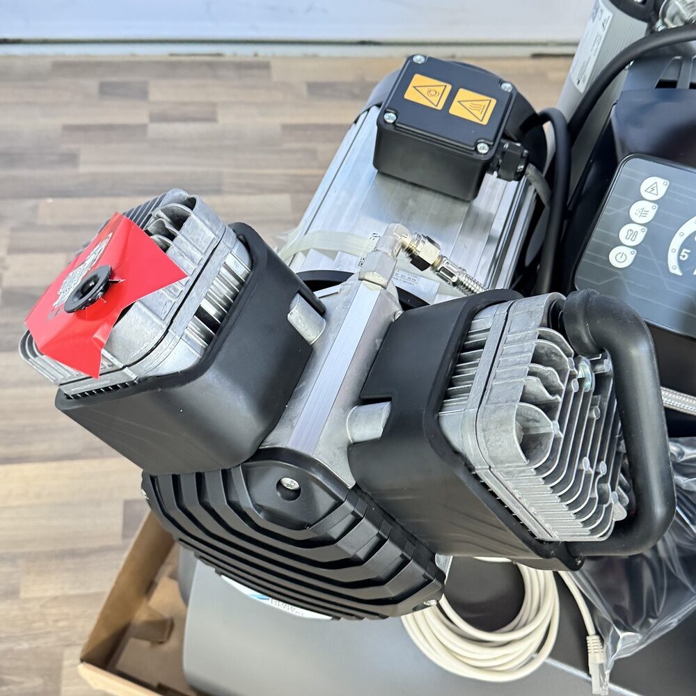 Dürr Dental Duo Tandem Kompressor mit 2 Aggregaten neuwertiger Aussteller | 326386 Dürr Dental Duo Tandem Kompressor mit 2 Aggregaten neuwertiger Aussteller | 326386