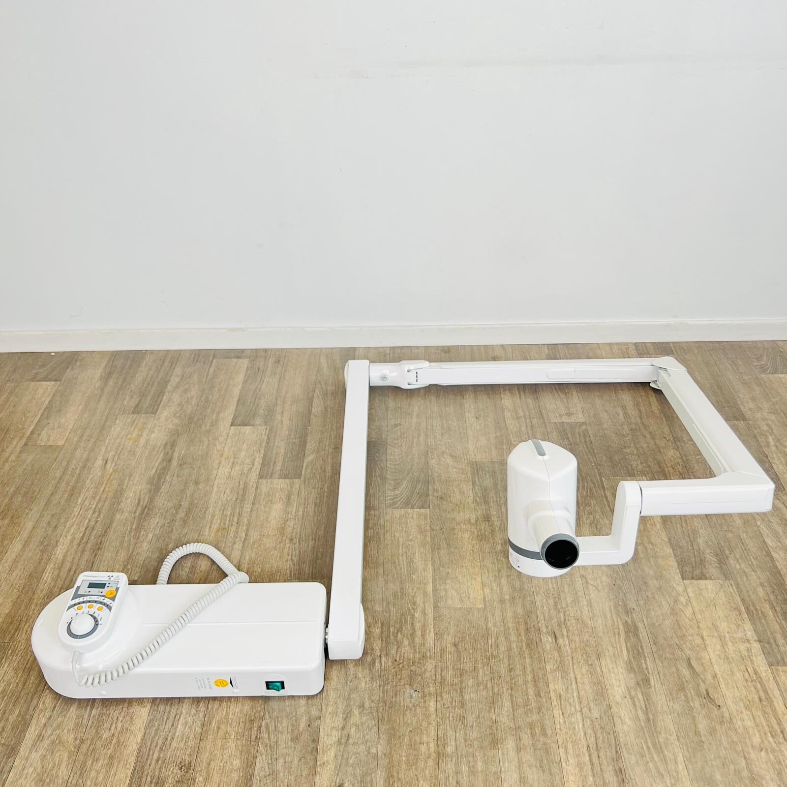 Carestream CS 2200 Intraoralröntgengerät Bj. 2020 | 326200 Carestream CS 2200 Intraoralröntgengerät Bj. 2020 | 326200