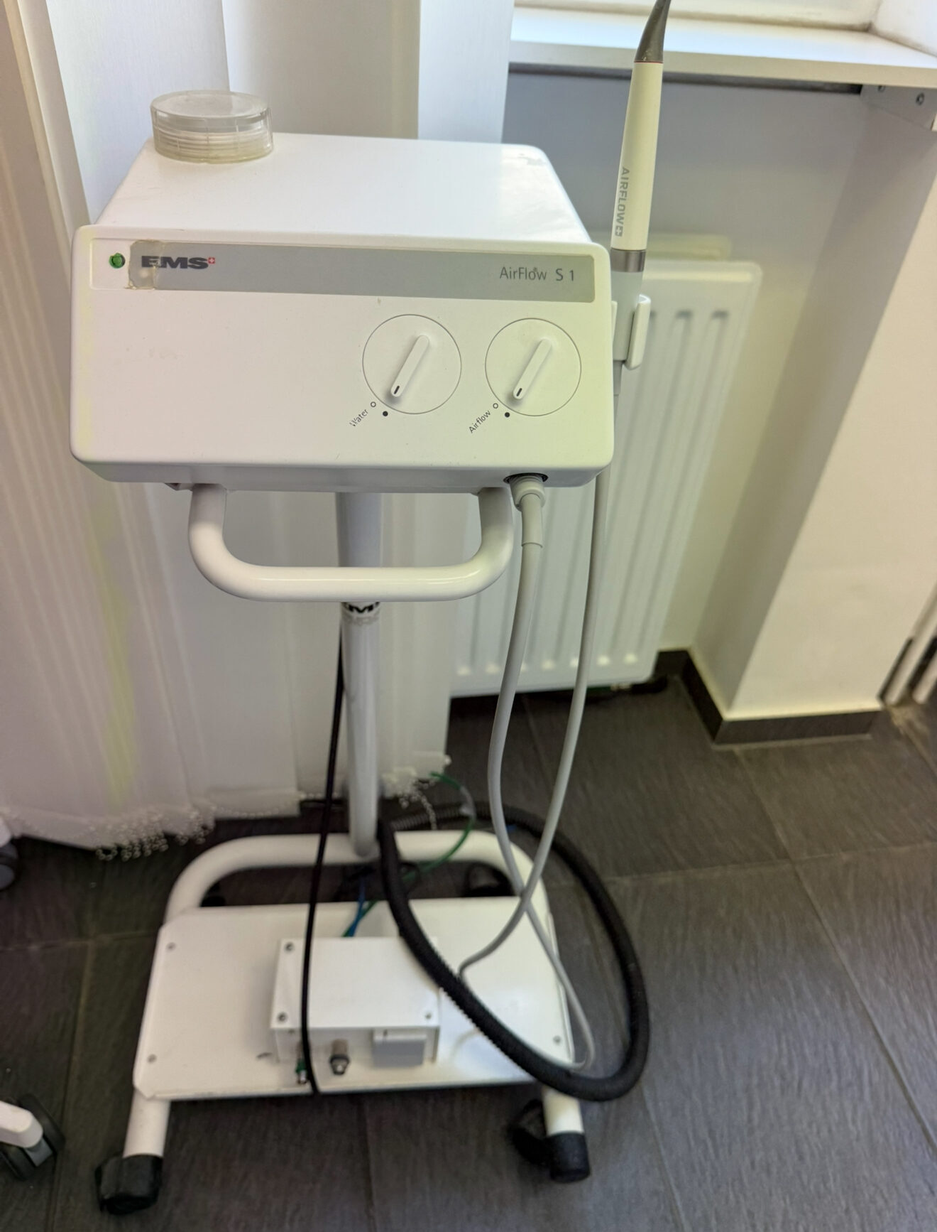 EMS airflow S1 Gerät mit Cart/Wagen UND Anschlussbox | 327855 EMS airflow S1 Gerät mit Cart/Wagen UND Anschlussbox | 327855