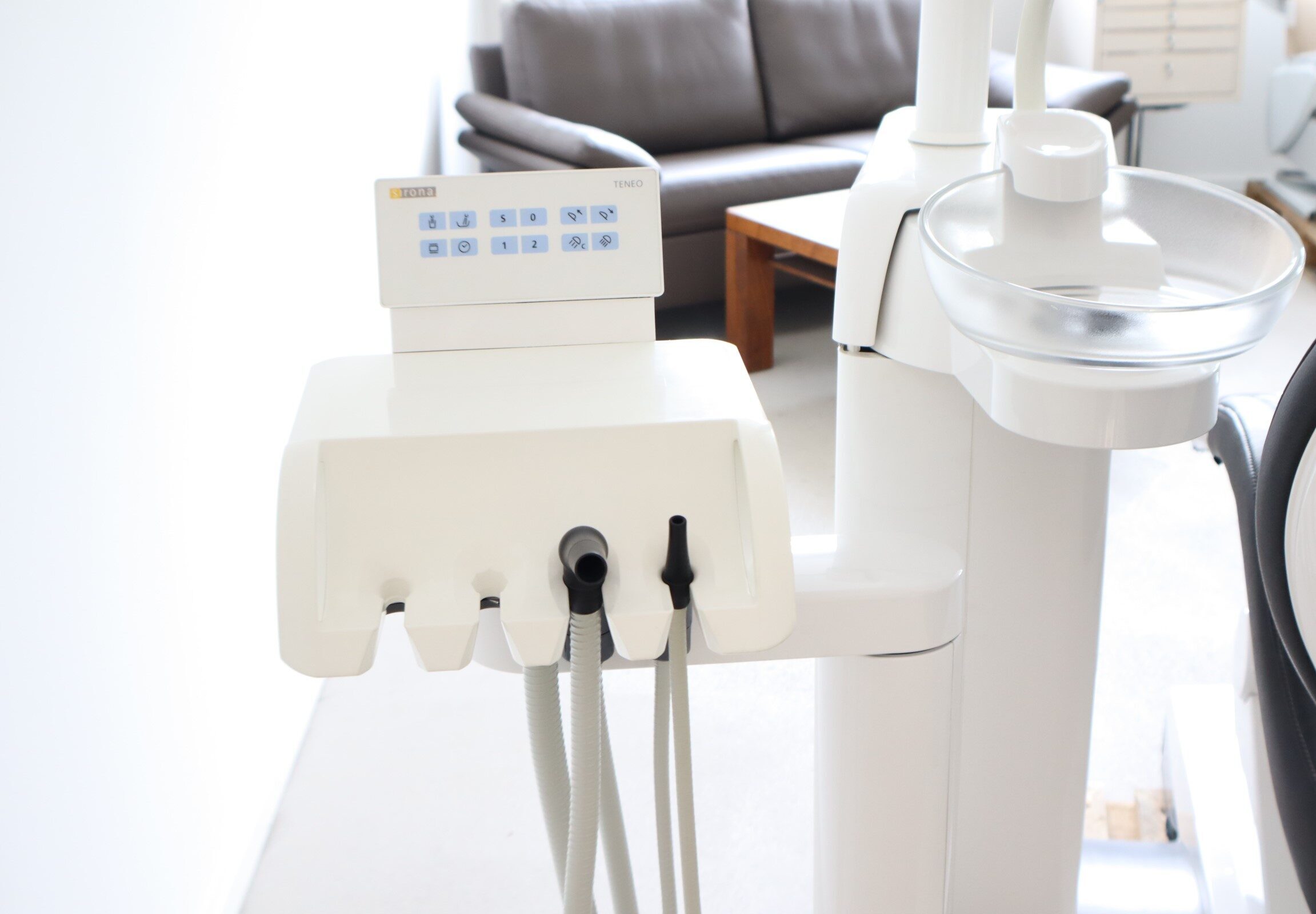 Sirona Teneo Behandlungseinheit BJ 2015 – überholt | 327835 Sirona Teneo Behandlungseinheit BJ 2015 – überholt | 327835