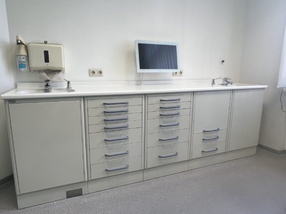 Dentale Behandlungszeile | 326667