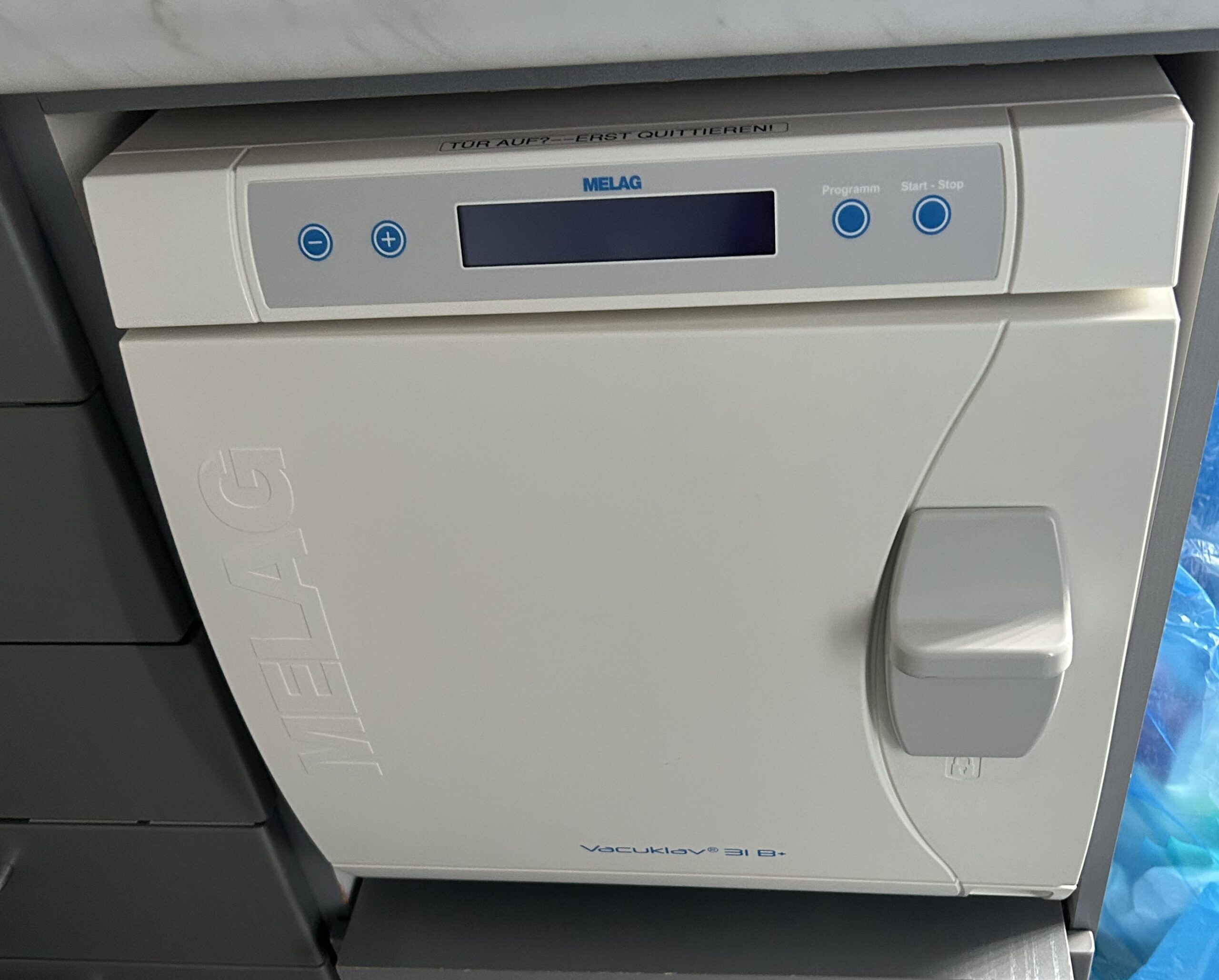 MELAtherm 10 classic, Vacuklav 31B+ und MELAseal 100+ aus einer Praxisauflösung | 327086 MELAtherm 10 classic, Vacuklav 31B+ und MELAseal 100+ aus einer Praxisauflösung | 327086