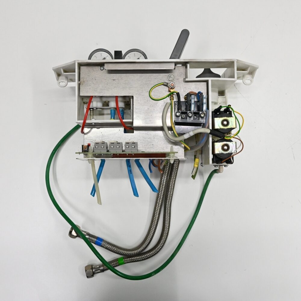 Sirona C-Serie Anschlußblock, komplett. REF 1882567 / 18 82 567, gebraucht | 325964 Sirona C-Serie Anschlußblock, komplett. REF 1882567 / 18 82 567, gebraucht | 325964