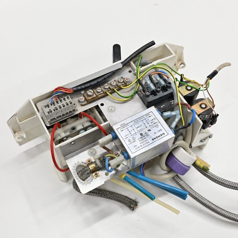 Sirona C-Serie Anschlußblock, komplett. REF 1882567 / 18 82 567, gebraucht | 325962 Sirona C-Serie Anschlußblock, komplett. REF 1882567 / 18 82 567, gebraucht | 325962