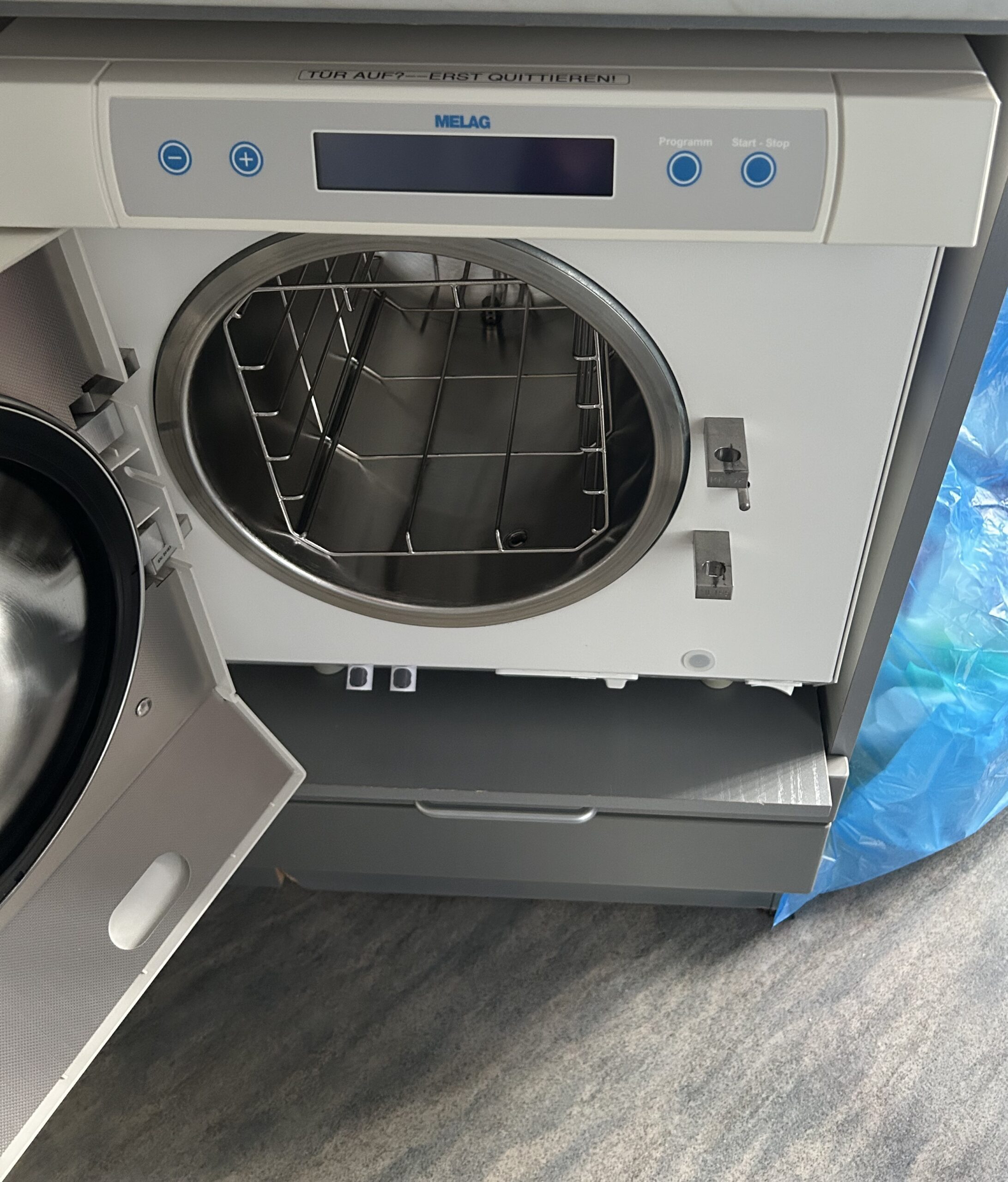 MELAtherm 10 classic, Vacuklav 31B+ und MELAseal 100+ aus einer Praxisauflösung | 327087 MELAtherm 10 classic, Vacuklav 31B+ und MELAseal 100+ aus einer Praxisauflösung | 327087