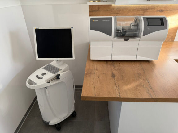 Sirona CEREC Komplettset Omnicam Aufnahmeeinheit / MC XL Premium Schleifmaschine | 329823