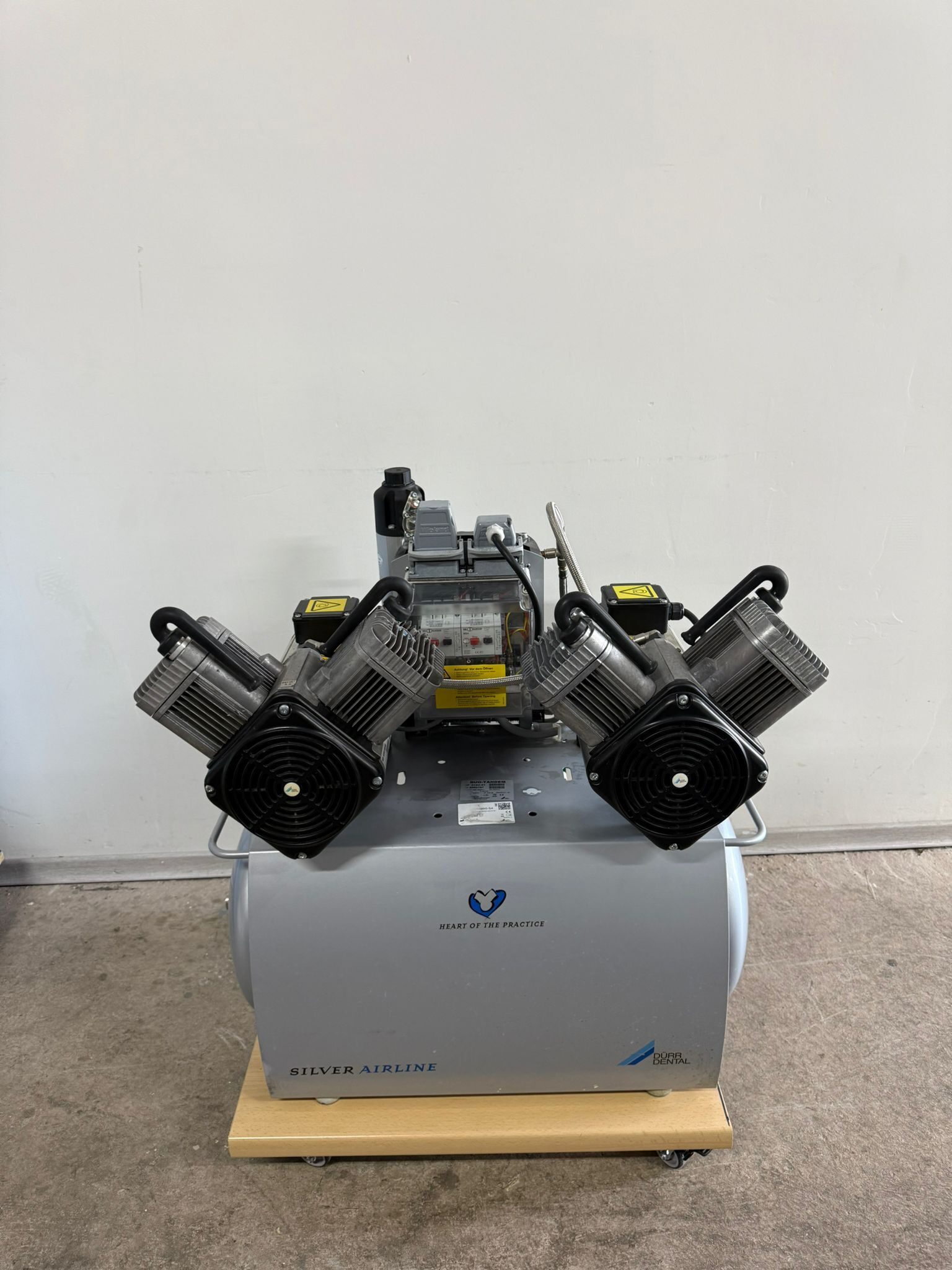 Dürr Dental Silver Airline DUO-TANDEM Kompressor Typ 4152-51 Membran Trocknung | 329848 Dürr Dental Silver Airline DUO-TANDEM Kompressor Typ 4152-51 Membran Trocknung | 329848