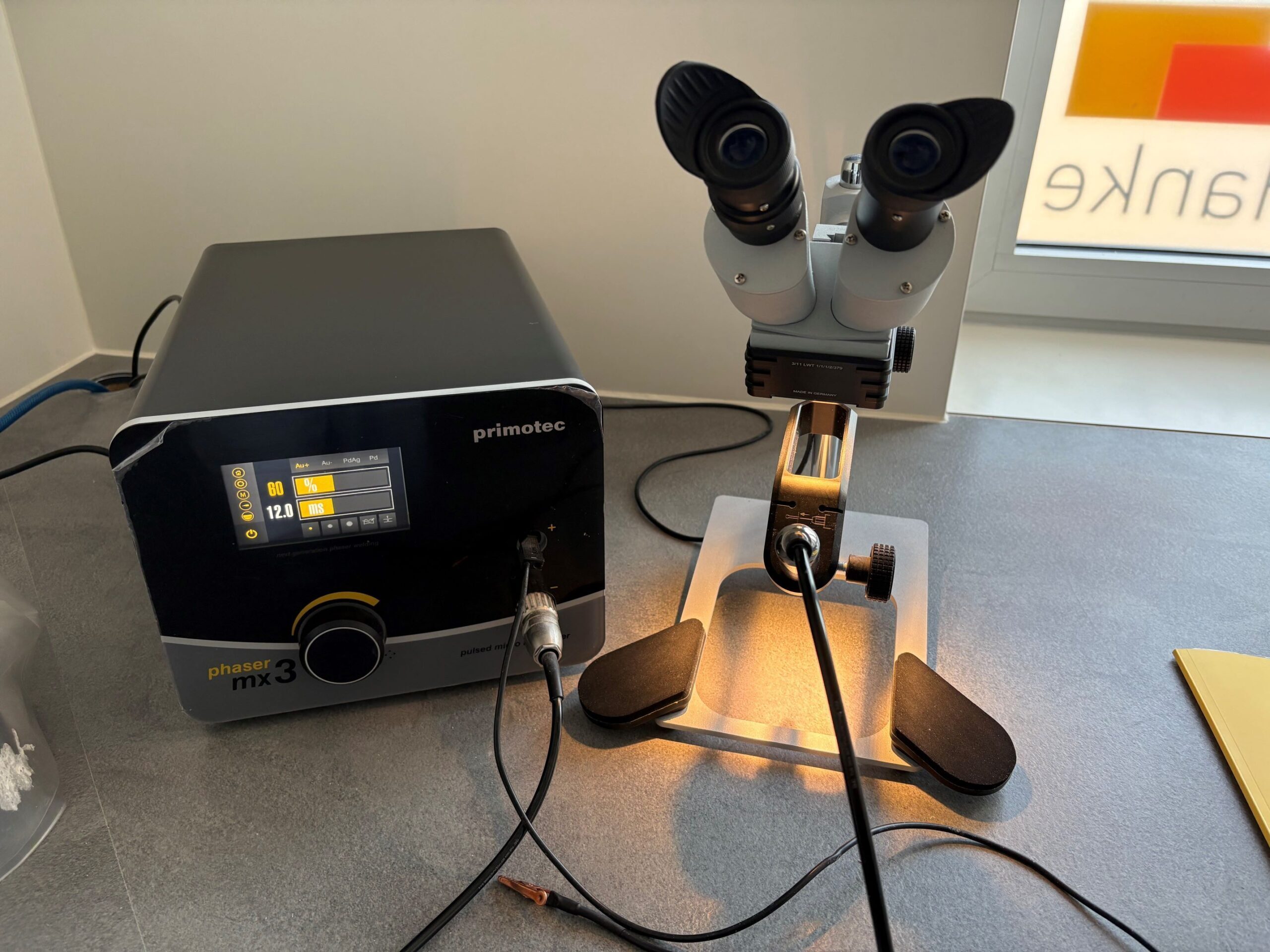 Primotec Phaser mx3 mit feststehendem Mikroskop inkl. Gasanschluss-Set und Fußschalter | 327969 Primotec Phaser mx3 mit feststehendem Mikroskop inkl. Gasanschluss-Set und Fußschalter | 327969