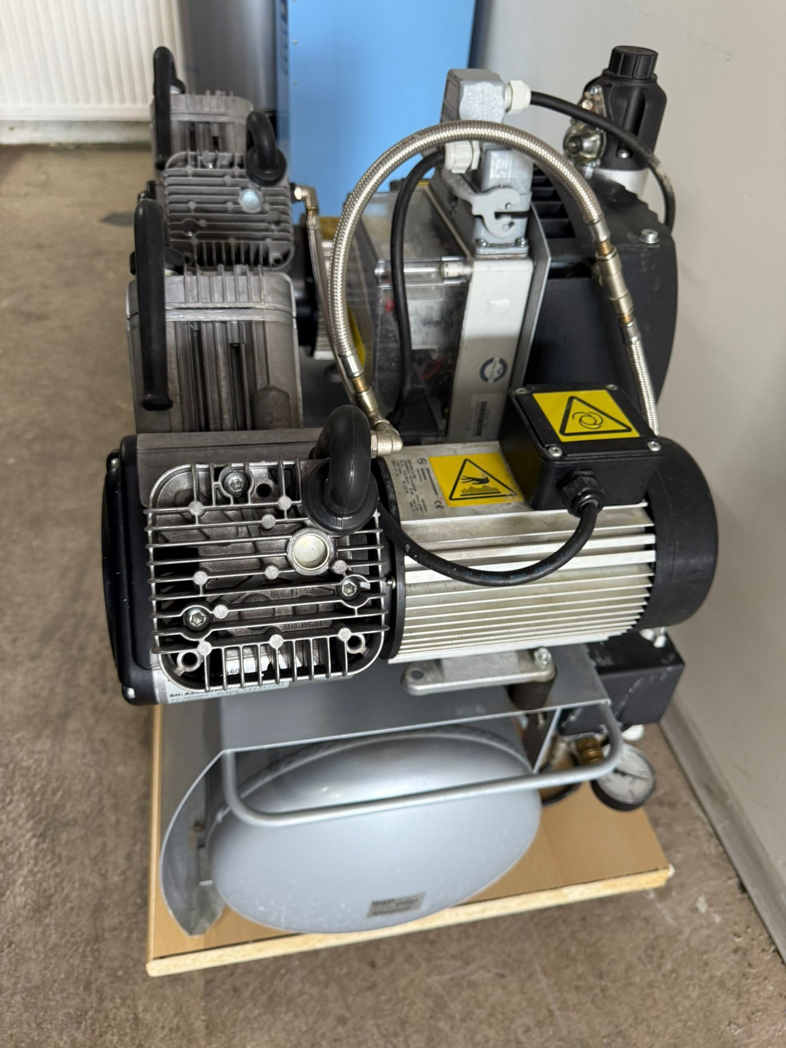 Dürr Dental Silver Airline DUO-TANDEM Kompressor Typ 4152-51 Membran Trocknung | 329849 Dürr Dental Silver Airline DUO-TANDEM Kompressor Typ 4152-51 Membran Trocknung | 329849