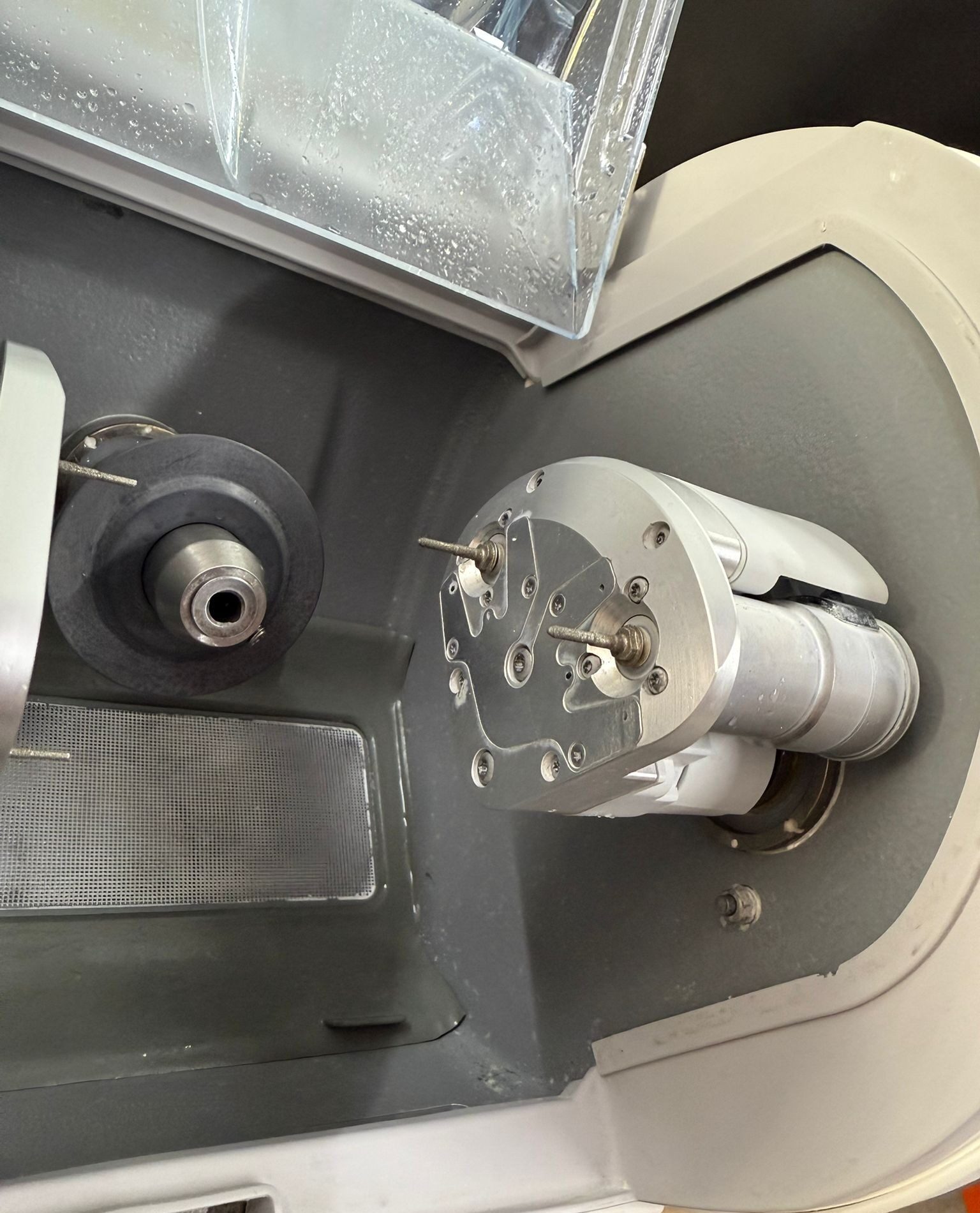 Sirona CEREC MC XL Premium Schleifmaschine Fräseinheit | 329838 Sirona CEREC MC XL Premium Schleifmaschine Fräseinheit | 329838