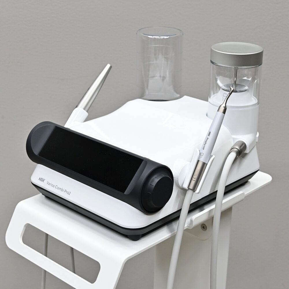 NSK Varios Combi Pro 2.0 Ultraschall- und Pulvertherapiegerät, inkl. Perio Set & i Cart Prophy 2 neu | 328658