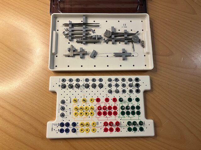 Implantat Chirurgie Kassette Straumann Ratsche Implantatlinie TL/BL TOP | 328968 Implantat Chirurgie Kassette Straumann Ratsche Implantatlinie TL/BL TOP | 328968