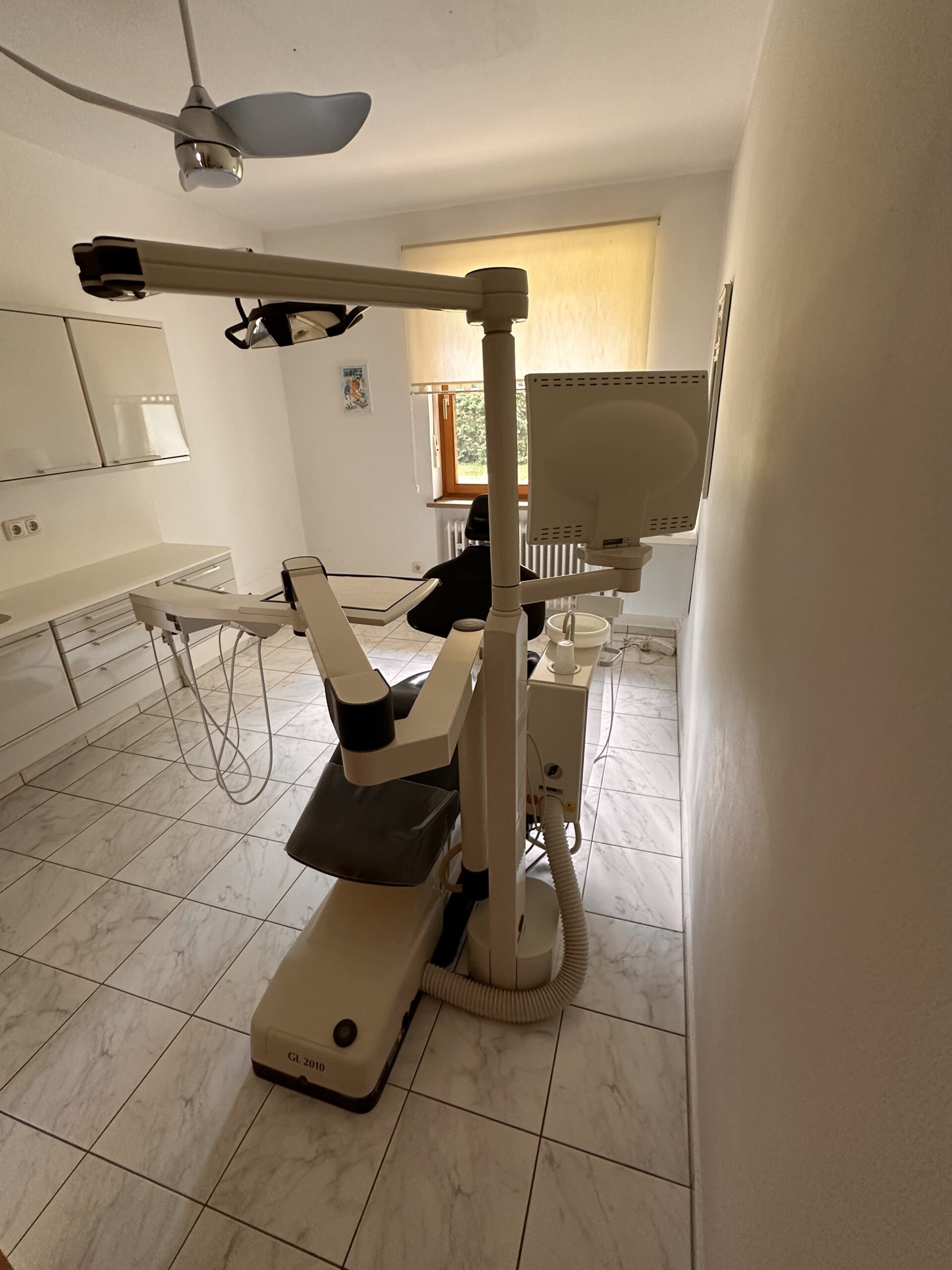 Ultradent Behandlungseinheiten (3 Stück vorhanden) | 329009 Ultradent Behandlungseinheiten (3 Stück vorhanden) | 329009