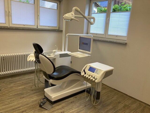 Behandlungseinheit Sirona Teneo mit LED- View top gepflegt | 328175 Behandlungseinheit Sirona Teneo mit LED- View top gepflegt | 328175