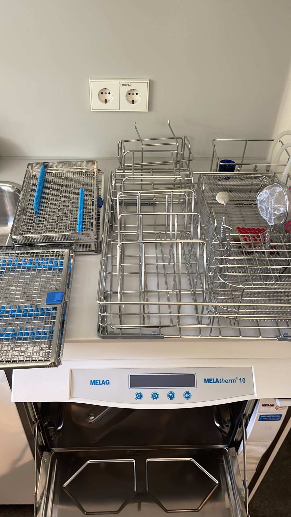 Careclace 618, MELAtherm 10 classic, MELAdem 53 und MELAseal 200 Austattung Steri – Raum komplett | 330066 Careclace 618, MELAtherm 10 classic, MELAdem 53 und MELAseal 200 Austattung Steri – Raum komplett | 330066