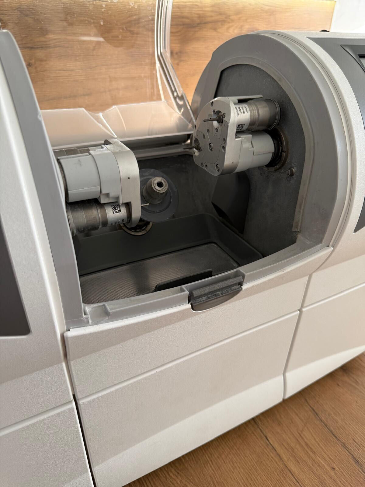 Sirona CEREC MC XL Premium Package Schleifeinheit mit Absaugung | 329587 Sirona CEREC MC XL Premium Package Schleifeinheit mit Absaugung | 329587
