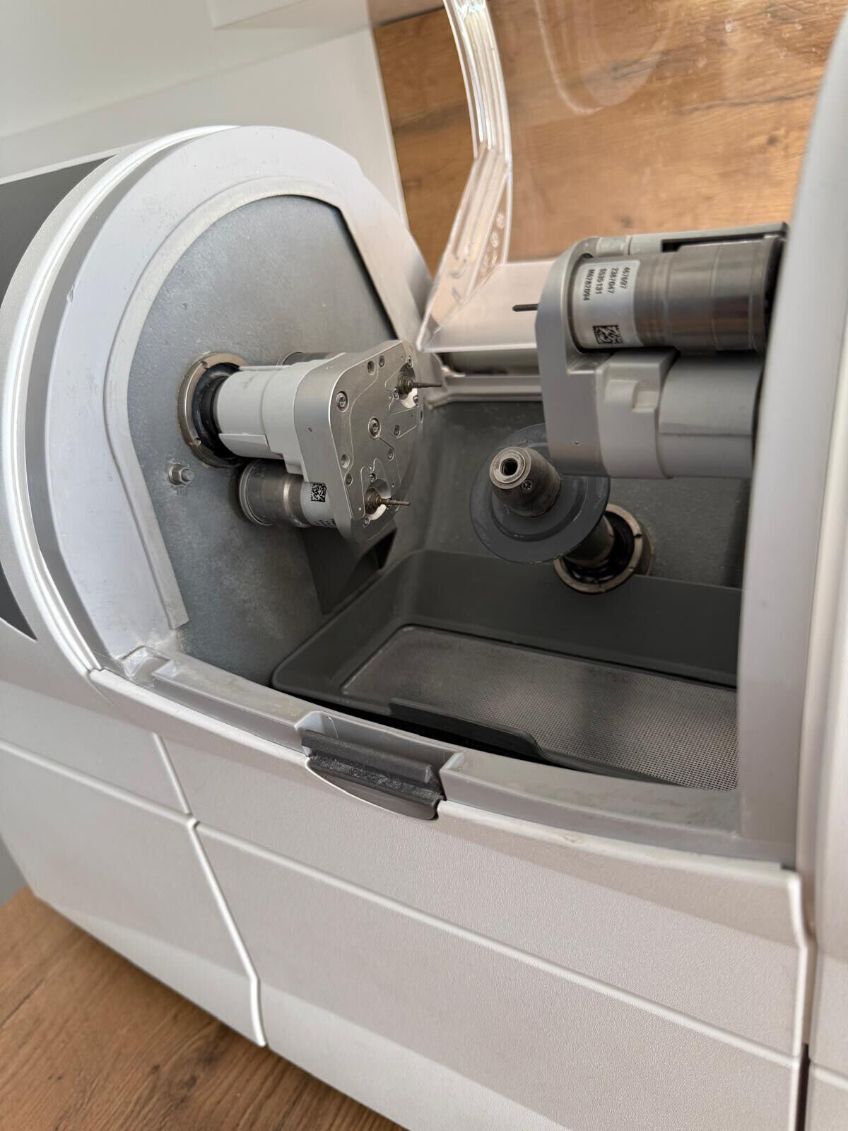 Sirona CEREC MC XL Premium Package Schleifeinheit mit Absaugung | 329588 Sirona CEREC MC XL Premium Package Schleifeinheit mit Absaugung | 329588