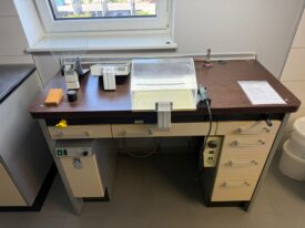 Freuding Einzeltisch Labortisch Arbeitstisch mit Viel zubehör Komplettset !!! Freuding Einzeltisch Labortisch Arbeitstisch mit Viel zubehör Komplettset !!!