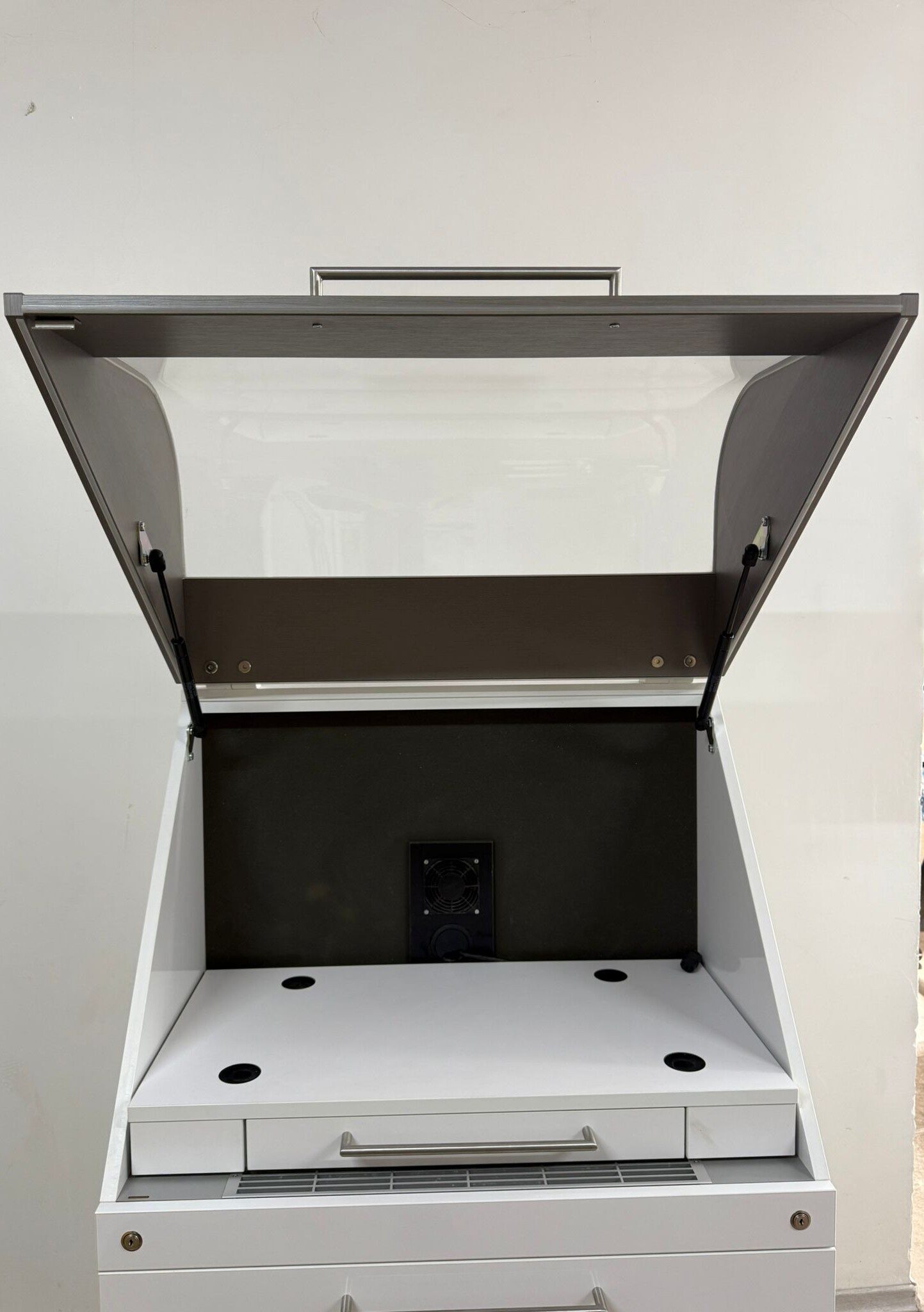 Freuding CAD CAM Geräteschrank auf Rollen für Sirona Cerec MC XL-Schleifeinheit | 331233 Freuding CAD CAM Geräteschrank auf Rollen für Sirona Cerec MC XL-Schleifeinheit | 331233
