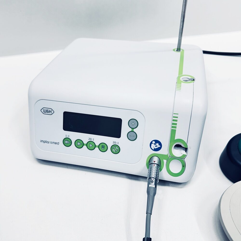 W&H Implantmed SI-923 Chirurgiemotor mit Winkelstück | 330759 W&H Implantmed SI-923 Chirurgiemotor mit Winkelstück | 330759