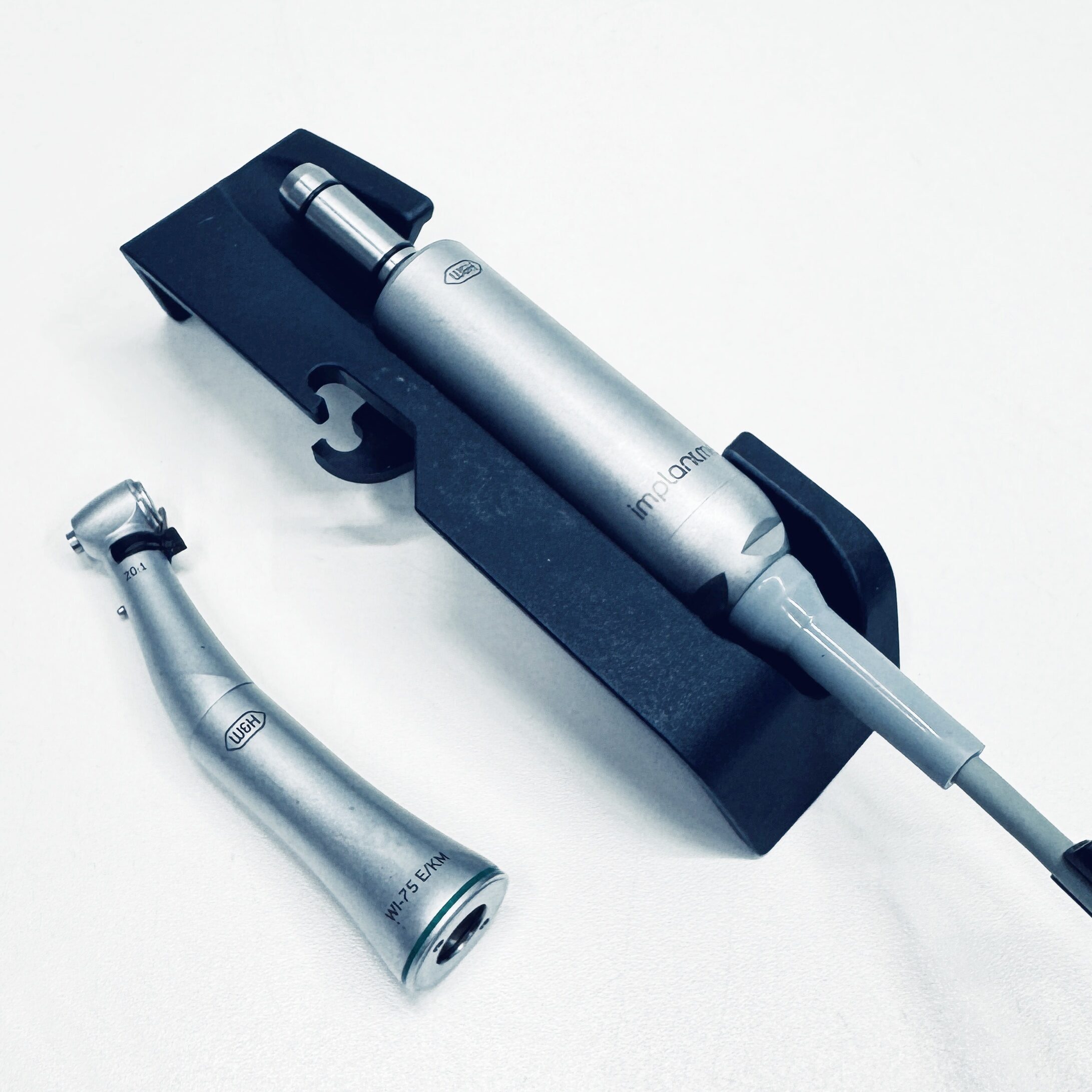 W&H Implantmed SI-923 Chirurgiemotor mit Winkelstück | 330752 W&H Implantmed SI-923 Chirurgiemotor mit Winkelstück | 330752