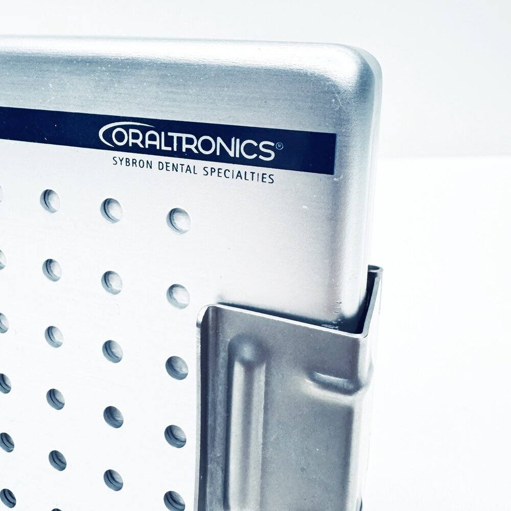 SybronEndo Oraltronics Pitt Easy Bio Oss OP Chirurgie Tray mit Inhalt gebraucht | 331554 SybronEndo Oraltronics Pitt Easy Bio Oss OP Chirurgie Tray mit Inhalt gebraucht | 331554