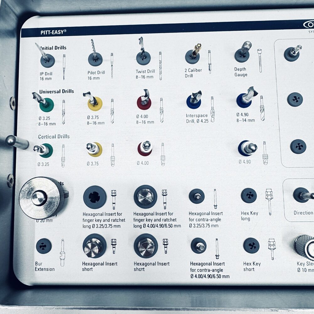 SybronEndo Oraltronics Pitt Easy Bio Oss OP Chirurgie Tray mit Inhalt gebraucht | 331556 SybronEndo Oraltronics Pitt Easy Bio Oss OP Chirurgie Tray mit Inhalt gebraucht | 331556