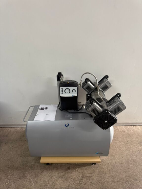 Dürr Dental Quattro Tandem Kompressor mit 1 Aggregat Membrantrocknung 2017! TOP | 330836
