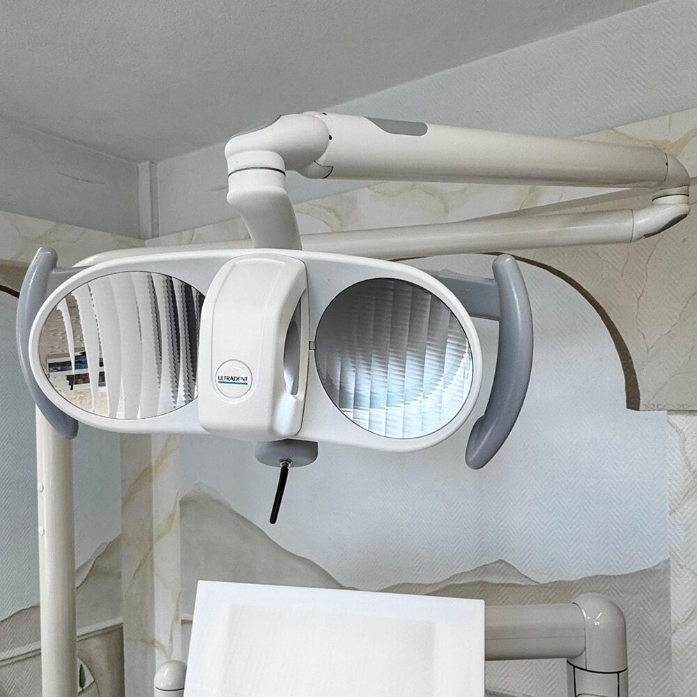 Ultradent U1500 Behandlungseinheit mit Trockenabsaugung Baujahr 2008 | 331324 Ultradent U1500 Behandlungseinheit mit Trockenabsaugung Baujahr 2008 | 331324